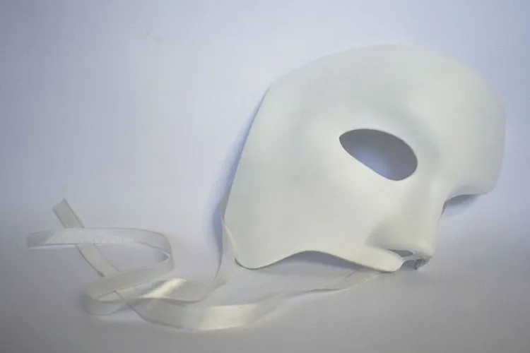 A blank white mask before painting