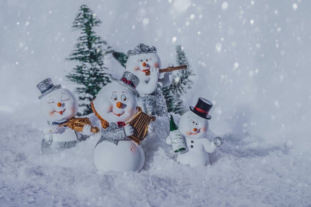 10 Fun Winter Team Building Activities For Work