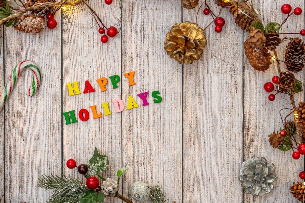 15+ Fun & Festive Holiday Team Building Ideas For Work