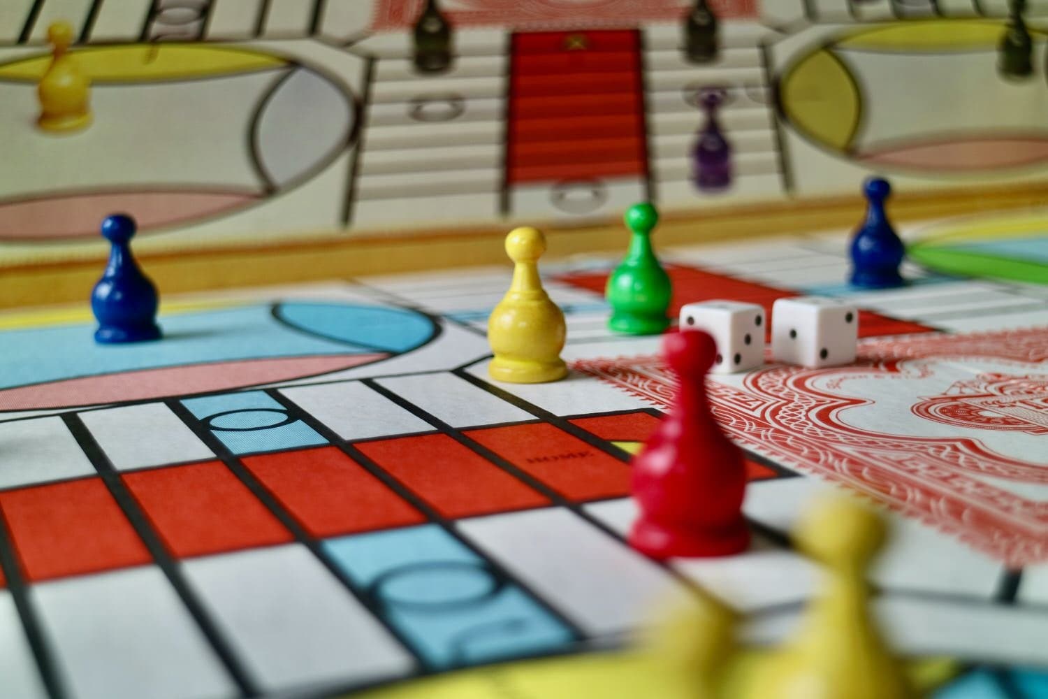 20+ Fun Virtual Happy Hour Games And Icebreakers