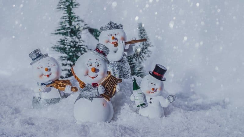 10 Fun Winter Team Building Activities For Work