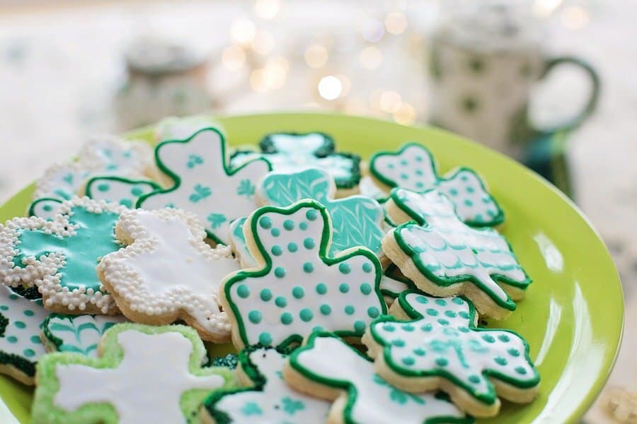 66dd1439fabfe1d273db062e st patricks day cookie decorating class 01
