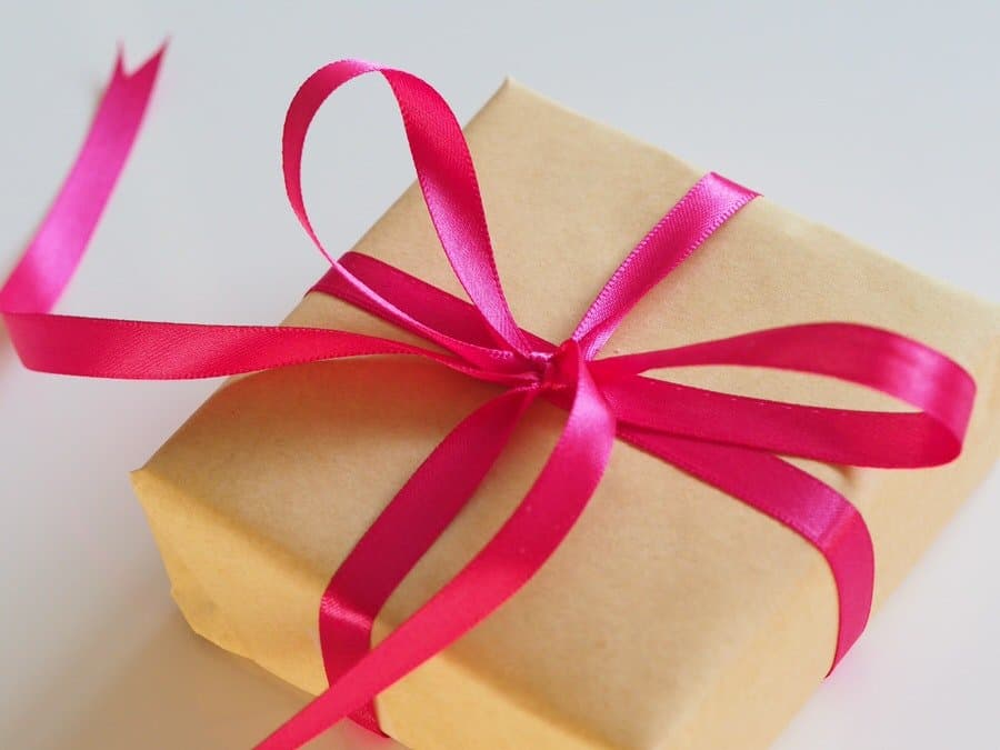 66de37fa8a937286c13cf2f9 valentines day corporate gift ideas