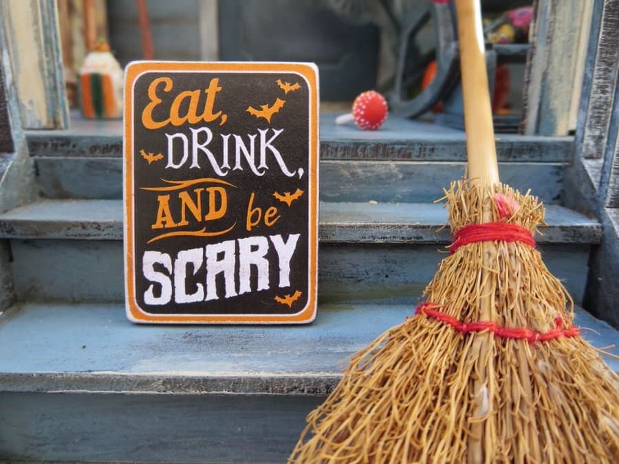 66de440a4ab3c1425006d386 halloween this or that questions 01