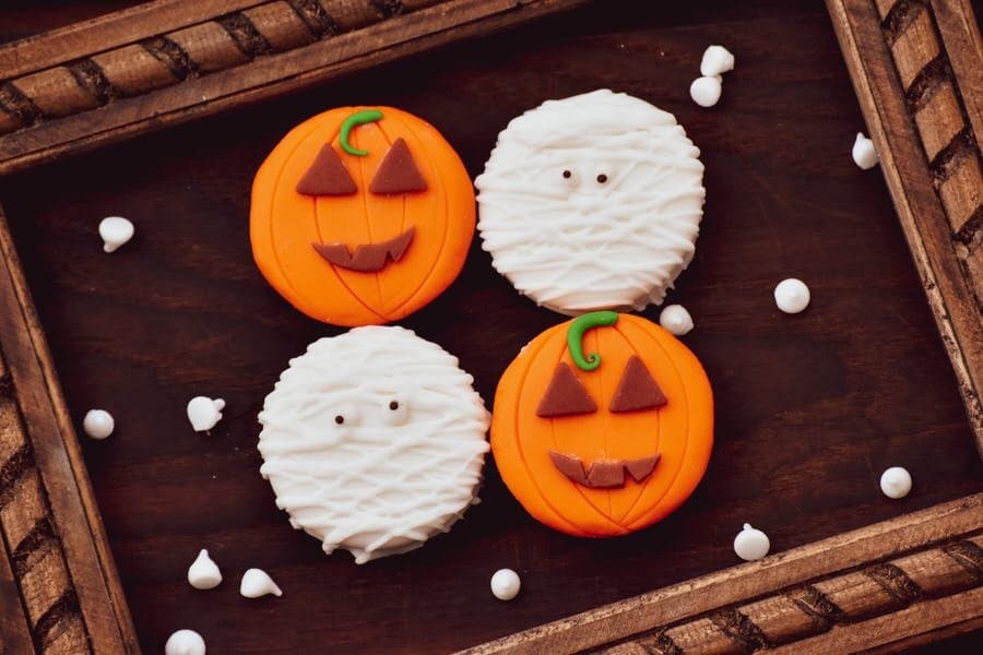 Halloween cookie decorating class