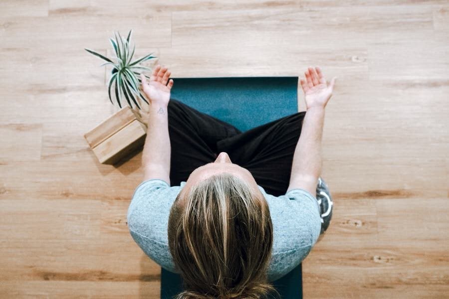 66de46d4396af3b5cc4d29f7 virtual yoga class for employee wellness programs