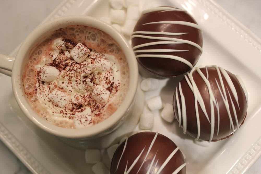 66de495de9fda0d7673152d8 virtual chocolate bomb making class kraftylab 05